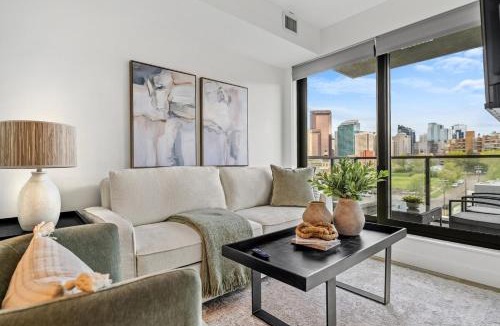 Crescent Heights Apartment | Calgary Tower View with Rooftop Patio & UG Parking