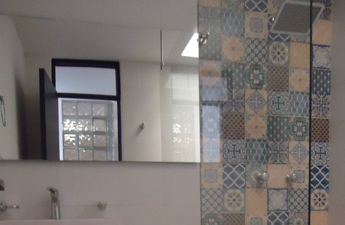 Granada Apartment | Cali, Granada. Spacious and comfy Flat with private parking