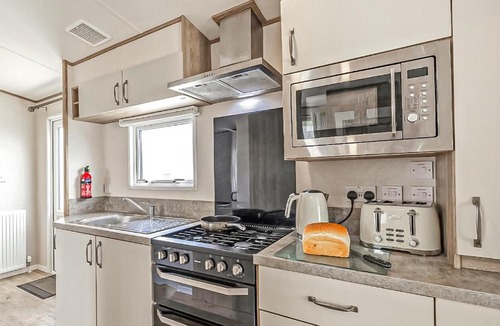 Great Yarmouth Resort | California Cliffs