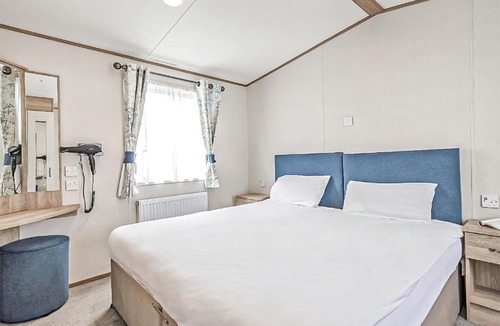 Great Yarmouth Resort | California Cliffs