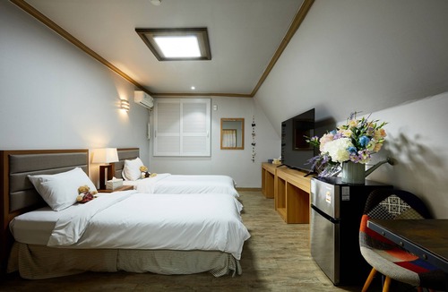 Buan-gun Hotel | California Hotel