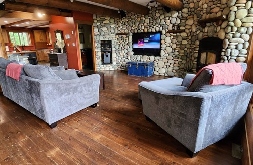Seba Beach Cabin | Calling all Hunters Log Cabin on the River!