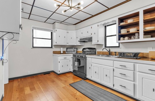 Ingomar Hostel | Calling All Travelers, Workers, & Students-Multiple Rooms-Best Rates