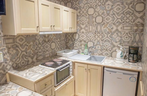 Kamari House | CALLIOPE MAILLE STUDIOS & APARTMENTS