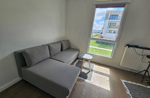 Ferrieres-en-Brie Apartment | Calm & Active Parkside Studio