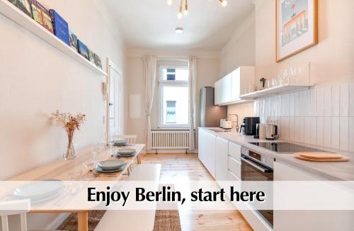 Tiergarten Apartment | Calm City Escape - 75m2 Central Berlin Altbau-Apartment, 2BR, Smart-TV, Garden