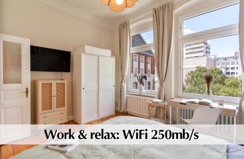 Tiergarten Apartment | Calm City Escape - 75m2 Central Berlin Altbau-Apartment, 2BR, Smart-TV, Garden
