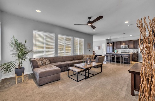 Parker House | Calm & Cozy 3 Bedroom - Manhattan Beach Inspired Home