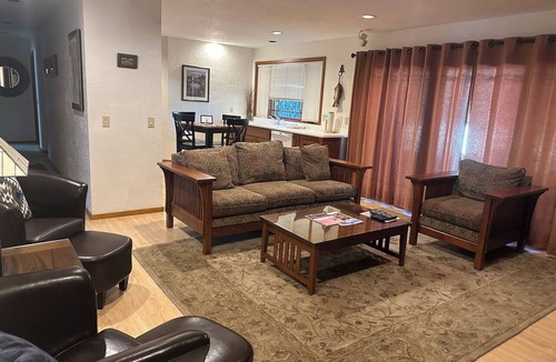Sunriver House | Calm River Oasis with Access to The Cove