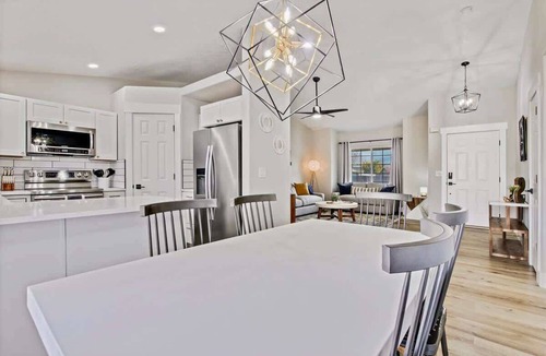 Nampa House | Calming 3 bedroom home with designer details in Na