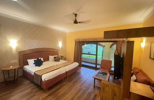 Mount Abu Hotel | Cama Rajputana Club Resort