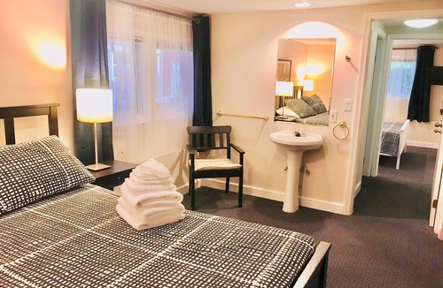 Mount Pleasant Bed & Breakfast | Cambie Lodge B&B