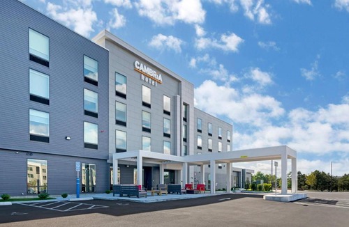 Plymouth Hotel | Cambria Hotel & Suites Plymouth