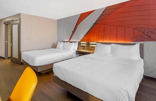 Plymouth Hotel | Cambria Hotel & Suites Plymouth