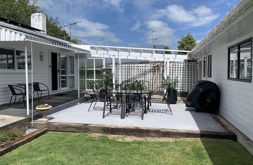 Cambridge House | Cambridge Cottage - the perfect, pet friendly location!