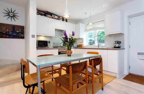 Cantelowes House | Camden Mews Terrace, by Veeve
