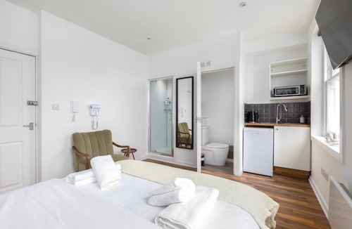 Camden Town with Primrose Hill Apartment | Camden Town Modern Studios