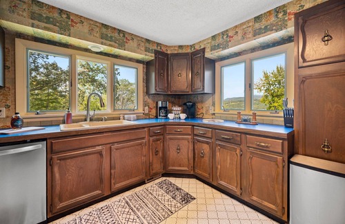 Waterbury House | Camel's Hump View Ski House - 10 miles to Stowe!