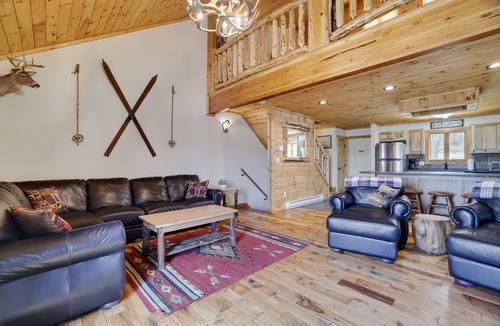 Village at Camelback House | CAMELBACK CABINS 103 in POCONOS Ski on off block parking level no steps to unit
