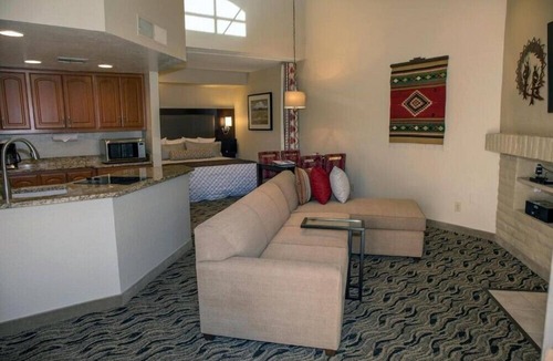 Arcadia Apartment | Camelback Magnificent Studio with Fitness Room & Pool