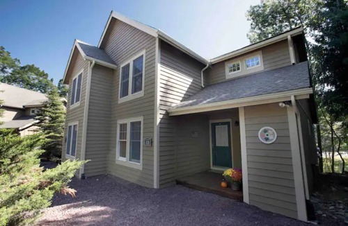 Tannersville House | Camelback PET friendly renovated sleeps 8 with AC