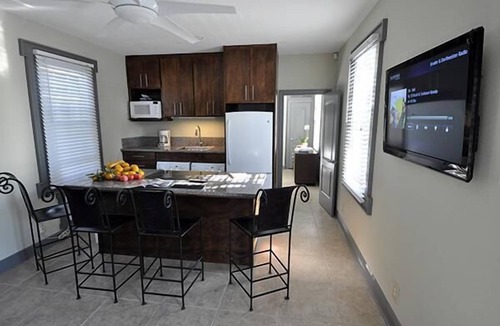 Gretna House | Camellia 1 bdrm apt. at Crescent Moon Villas