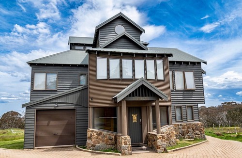 Dinner Plain Ski Chalet | Camelot - Dinner Plain