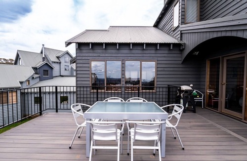 Dinner Plain Ski Chalet | Camelot - Dinner Plain