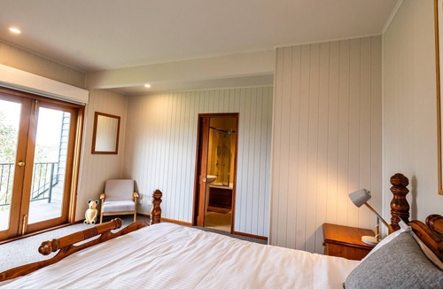 Dinner Plain Ski Chalet | Camelot - Dinner Plain
