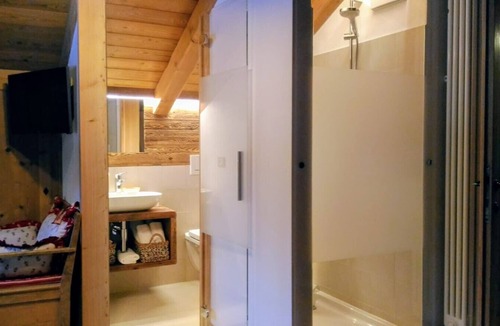 Rabbi Apartment | 'Camera Castel Pagan' with Mountain View and Garden