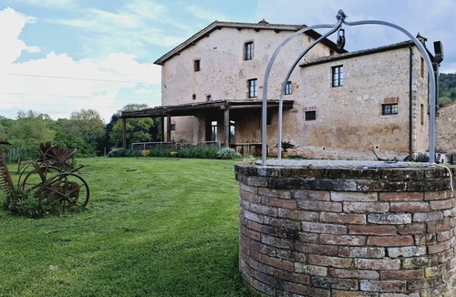 Simignano Apartment | Camera Castello – Agriturismo la Taverna di Celsa with Shared Pool