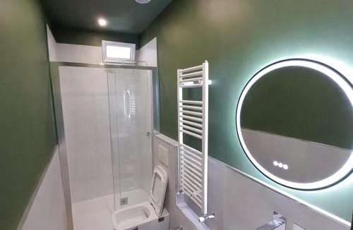 Aurora House | Camera con bagno e balcone privato in Casa Condivisa