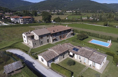 Lisciano Niccone Villa | camera in agriturismo con piscina
