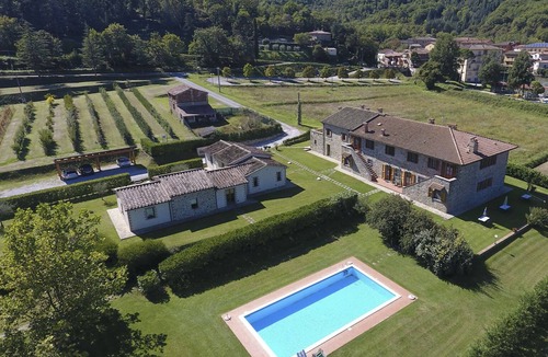 Lisciano Niccone Villa | camera in agriturismo con piscina