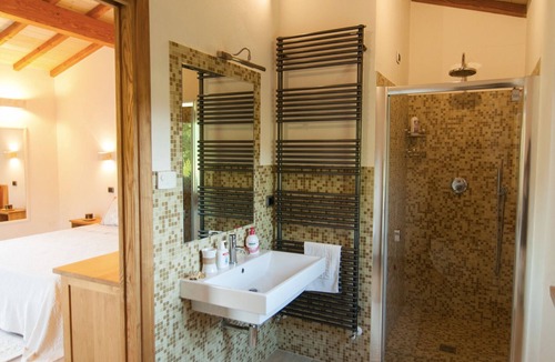 Lisciano Niccone Villa | camera in agriturismo con piscina