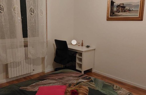 Pistoia House | Camera "La Rosa"