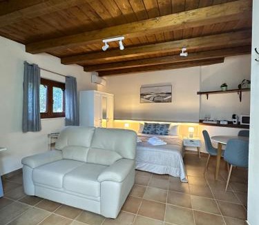 Cavalletto Apartment | Camera Office della Castellina - Parcheggio privato