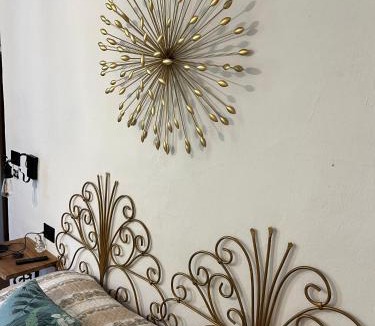 Castellero Apartment | Camera Orchidea con bagno privato