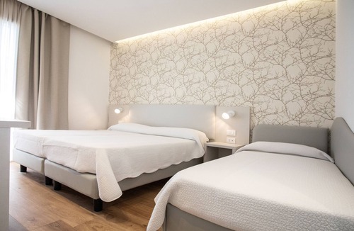 Torre Pedrera House | Camera Quadrupla Deluxe Top Quality
