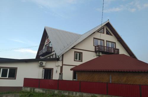 Arbore House | Camere de închiriat AnneMaryy