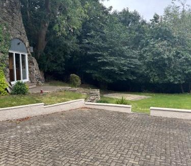 Ellemford House | Cameron Coach House Modern Property in Murrayfield Edinburgh