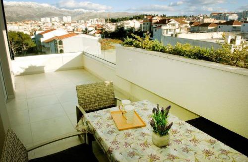 Mejasi Apartment | Camino Split - apartment near Mall of Split