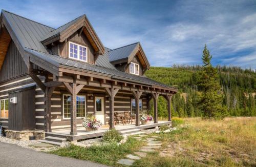 Spanish Peaks House | Camp Arrowhead Cabin