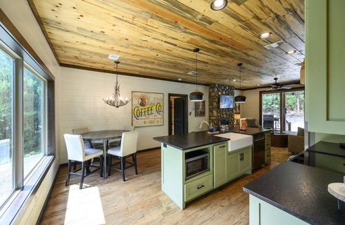 Broken Bow Cabin | Camp Canoe|Breathtaking Views|Sleeps 9