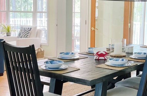 Onancock House | Camp Chesapeake 6 bedroom Private Waterfront - Dock, Hot Tub, Family Friendly