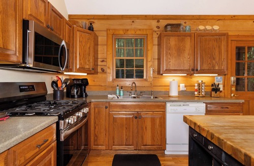 Deep Gap Cabin | Camp Sasquatch*3B/3BA*PetsOk*Pool