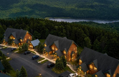 Snowshoe House | Camp Shadow 4848 – Summer Mnt Retreat | Pet Friendly, Fresh Air & Relaxation