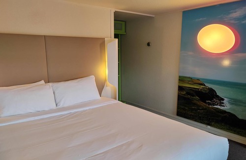 Mondeville Hotel | Campanile Caen Mondeville