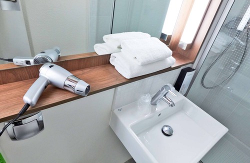 Feyzin Hotel | Campanile Lyon Sud - Feyzin
