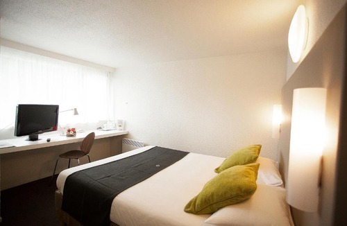 Vitrolles Hotel | Campanile Marseille Vitrolles Griffon